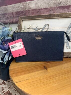 NWT Kate  spade navy saffiano zip wristlet with gold logo